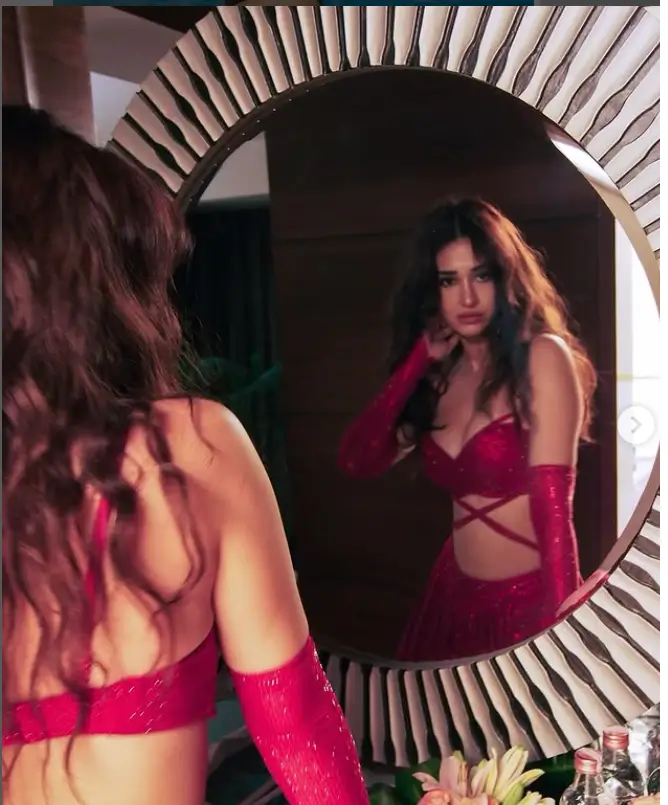 Disha Patani Bikini:दिशा पटानी को बिकिनी में देखकर, फैंस हुए घायल। 1 Disha Patani Bikini Look New 2025