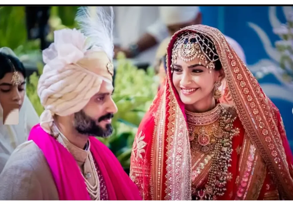 Sonam Kapoor Anniversary:दादी की मौत के छठे दिन मनाया जश्न, रिक्रिएट किया वेडिंग सेलिब्रेशन, खूब हुई ट्रोल 1 Sonam Kapoor Anniversaryदादी की मौत के छठे दिन मनाया जश्न, रिक्रिएट किया वेडिंग सेलिब्रेशन, खूब हुई ट्रोल