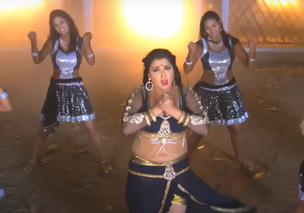 Bhojpuri Song:निरहुआ और आम्रपाली का नौ साल पुराना यह गाना आज भी गर्दा उड़ा रहा है 1 Bhojpuri Song 2