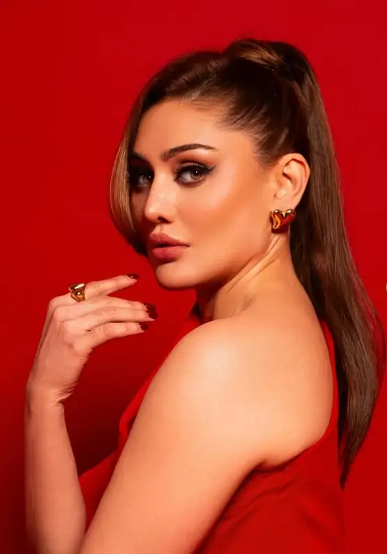 कांटा लगा' गर्ल Shefali Jariwala की दिल का दौरा पड़ने से हुई मौत बॉलीवुड में शोक की लहर 1 Shefali Jariwala Sudden Death 2