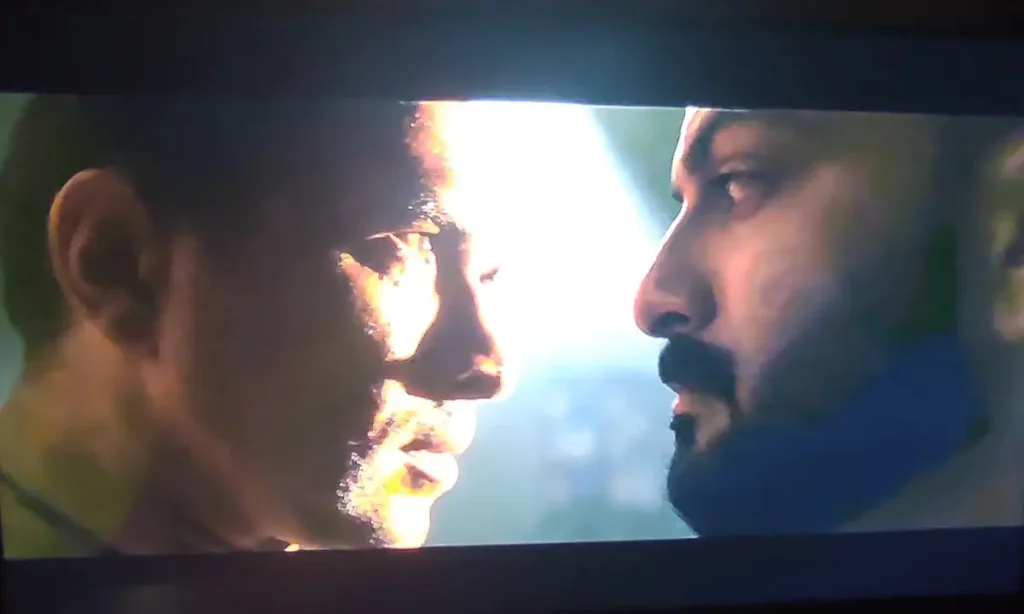 Sarzameen Movie Review 2025: कश्मीर की सरजमीन पर बाप-बेटे की इमोशनल जंग, इब्राहिम अली खान ने किया कमाल? 1 Sarzameen Movie Review