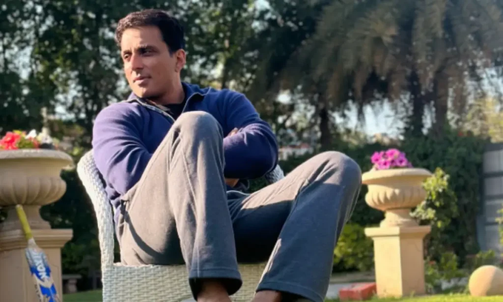 Sonu Sood Birthday 2025 : जेब में थे चंद पैसे आज गरीबों के है मसीहा कई भाषाओं में चमके सुपरस्टार सोनू सूद 1 Sonu Sood Image